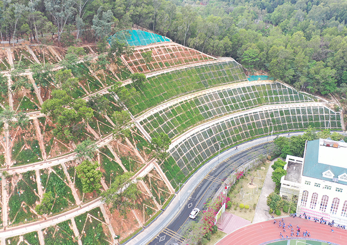 龍城公園余石嶺路段邊坡應急整治工程